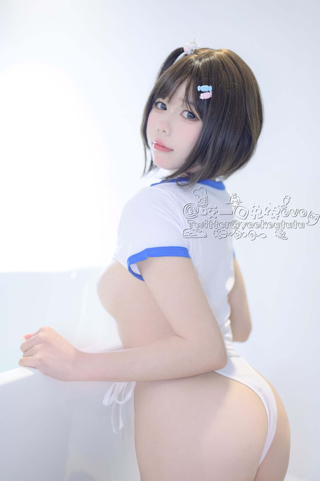 Coser@黏黏团子兔 – 纯白欲缸