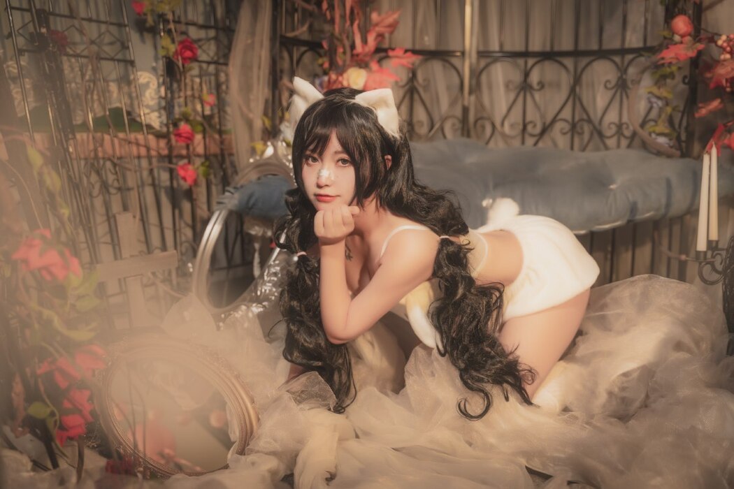 Coser@奇行家狗崽 – 玉桂狗睡衣