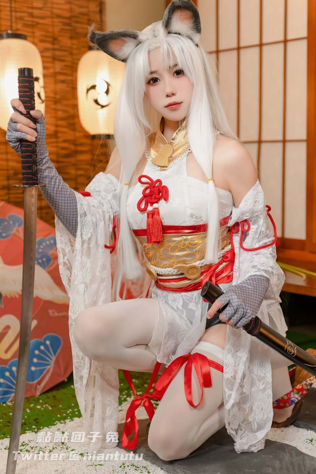 Coser@黏黏团子兔 – 白丝胡桃