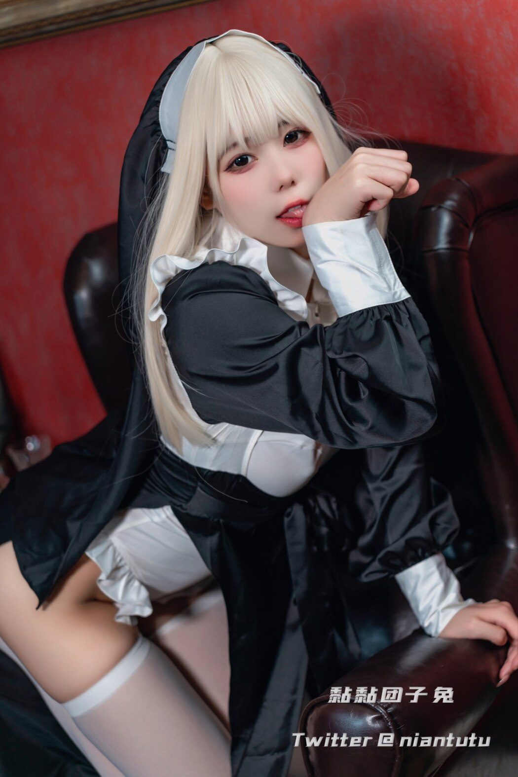 Coser@黏黏团子兔 Nun 修女