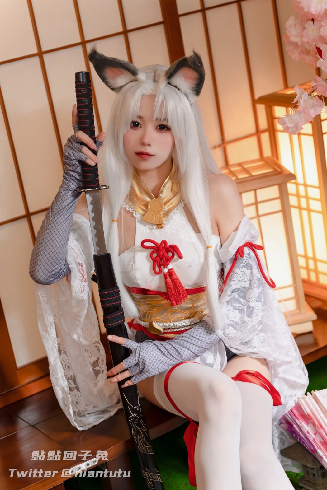 Coser@黏黏团子兔 – 白丝胡桃