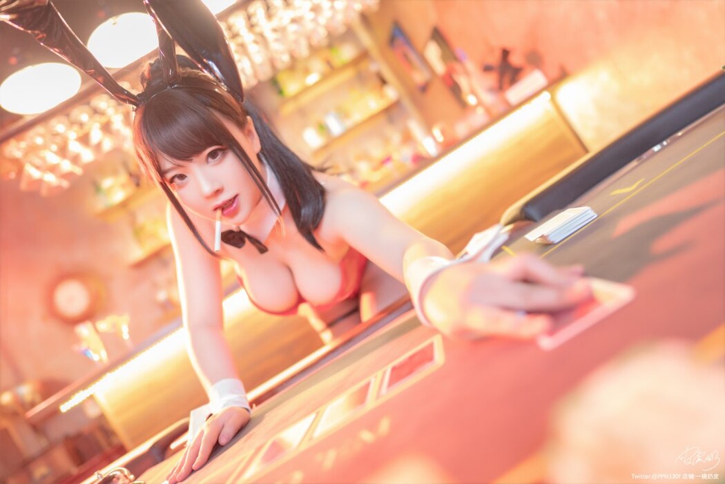 Coser@皮皮奶可可爱了啦 – 元旦兔女郎