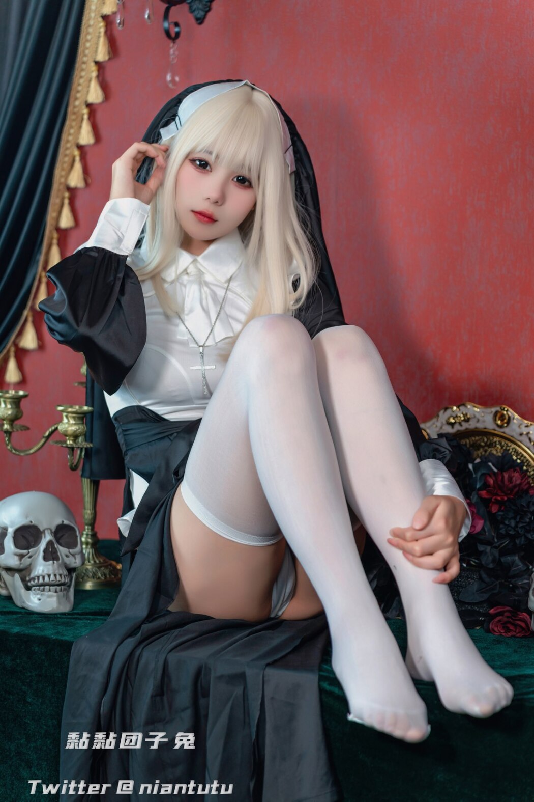 Coser@黏黏团子兔 Nun 修女