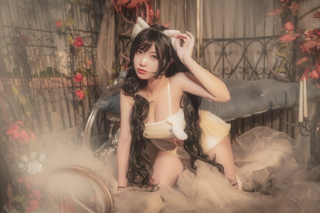 Coser@奇行家狗崽 – 玉桂狗睡衣