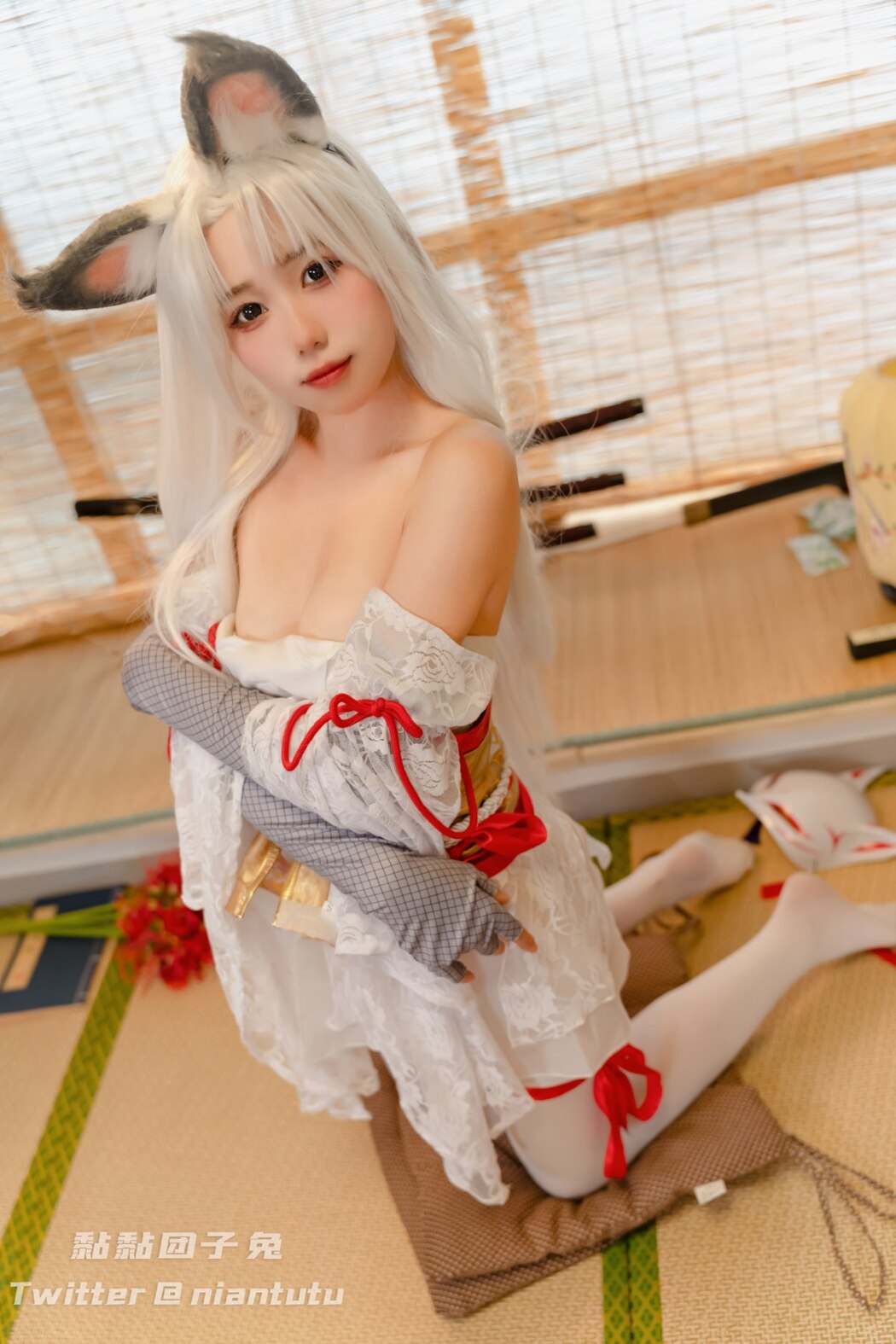 Coser@黏黏团子兔 – 白丝胡桃