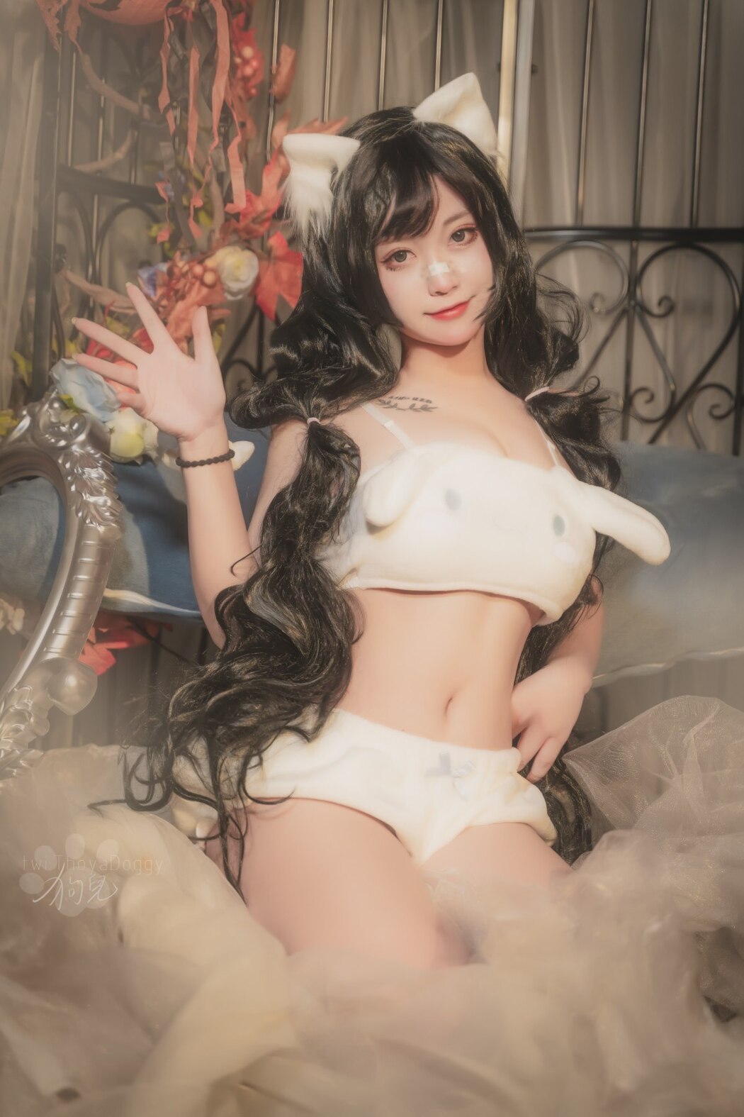 Coser@奇行家狗崽 – 玉桂狗睡衣