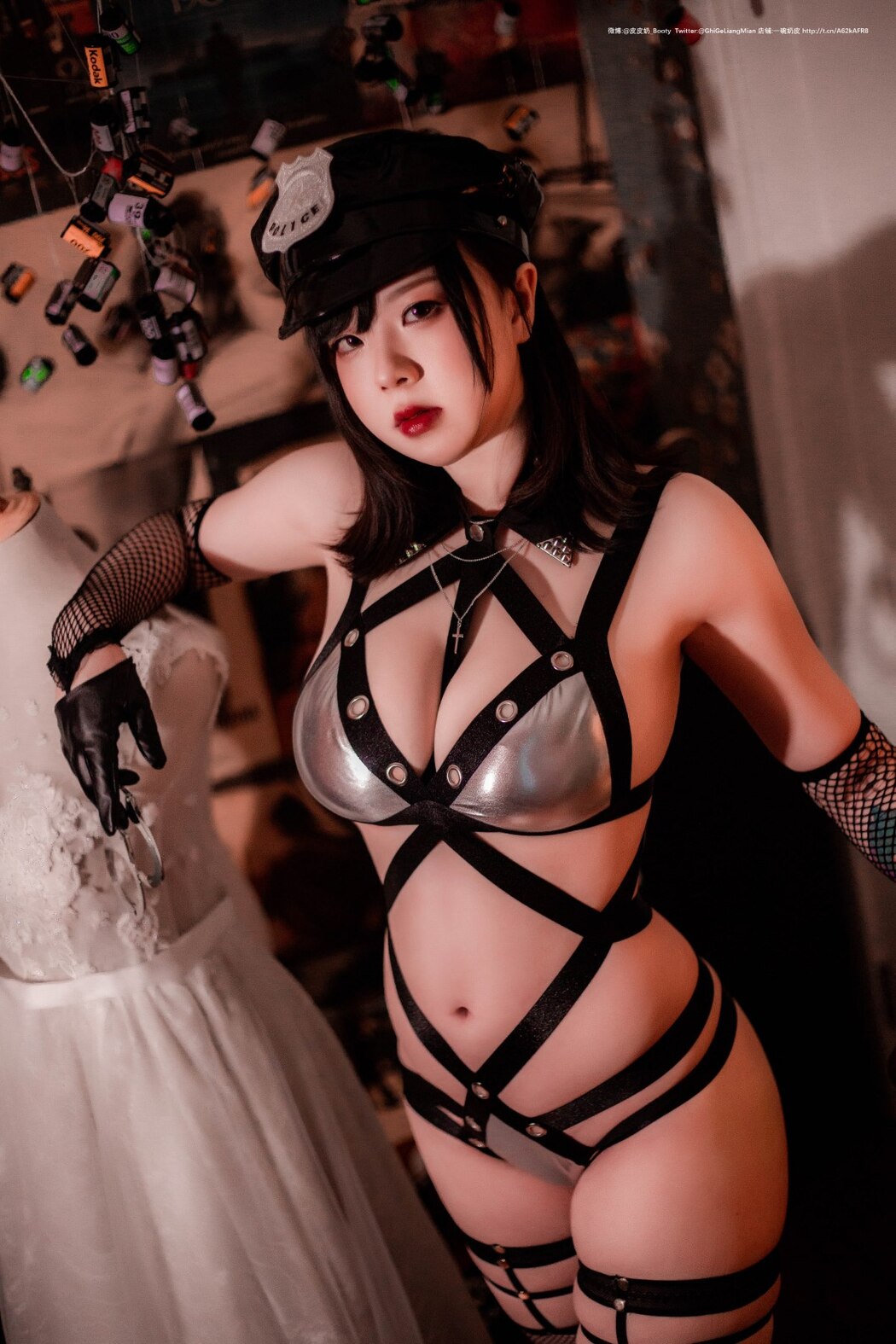 Coser@皮皮奶可可爱了啦 – 银色女警