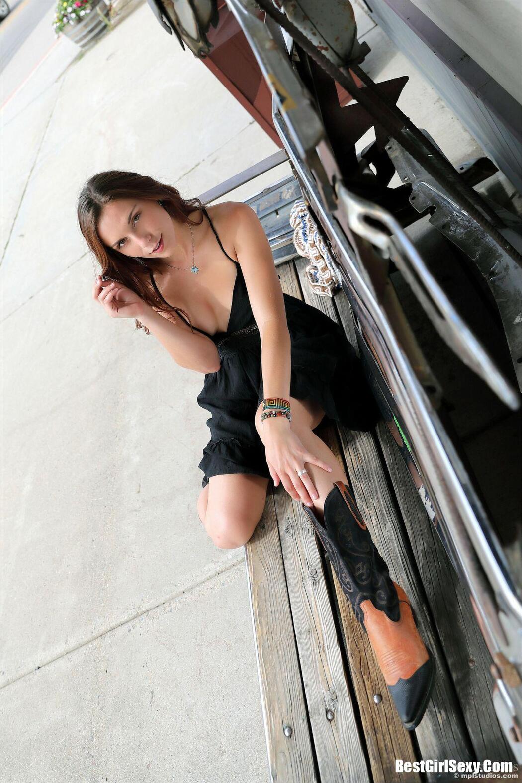 MPLStudios 2020.04.30 Elena Generi