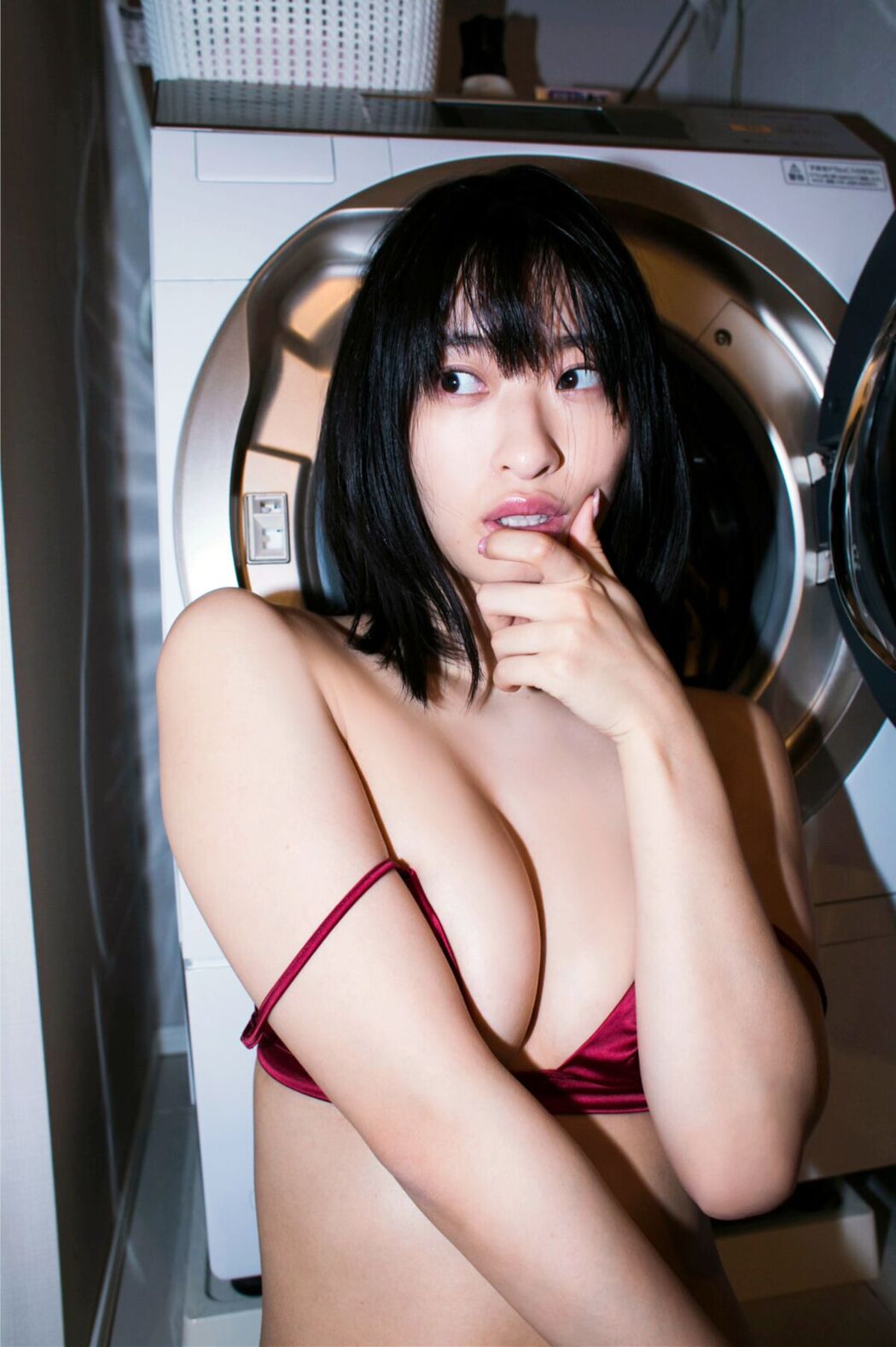 JP Kuramochi Yuka 倉持由香 – 自宅タワマン全力尻 前編 濡