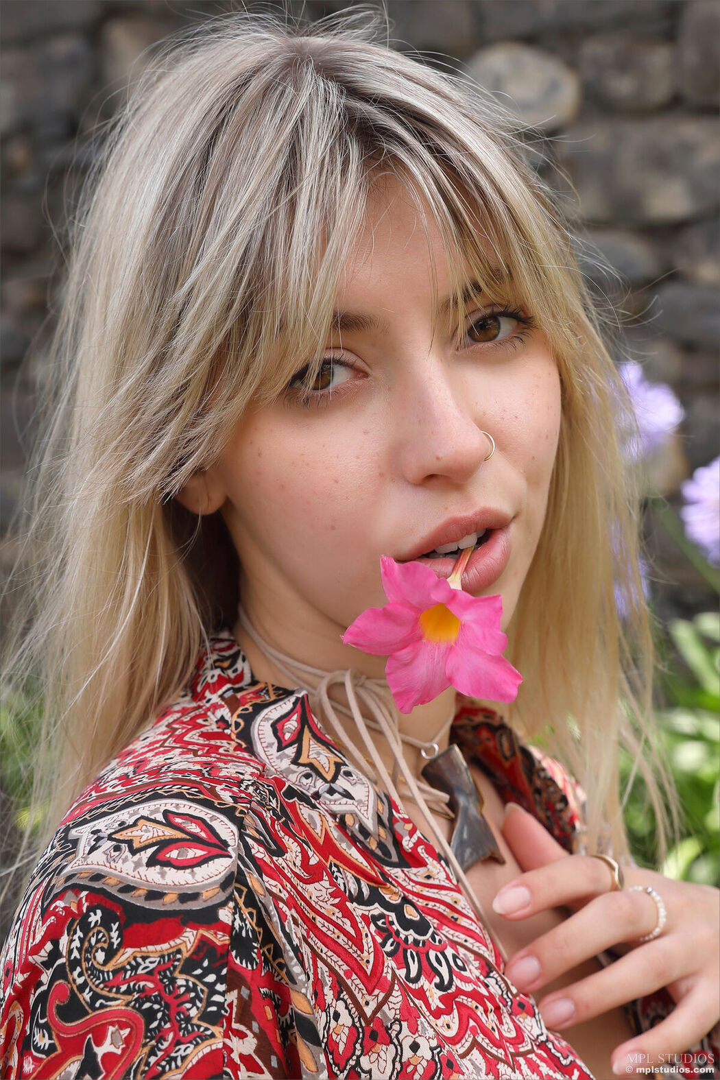 MPLStudios Avery – Postcard From Santa Cruz 1