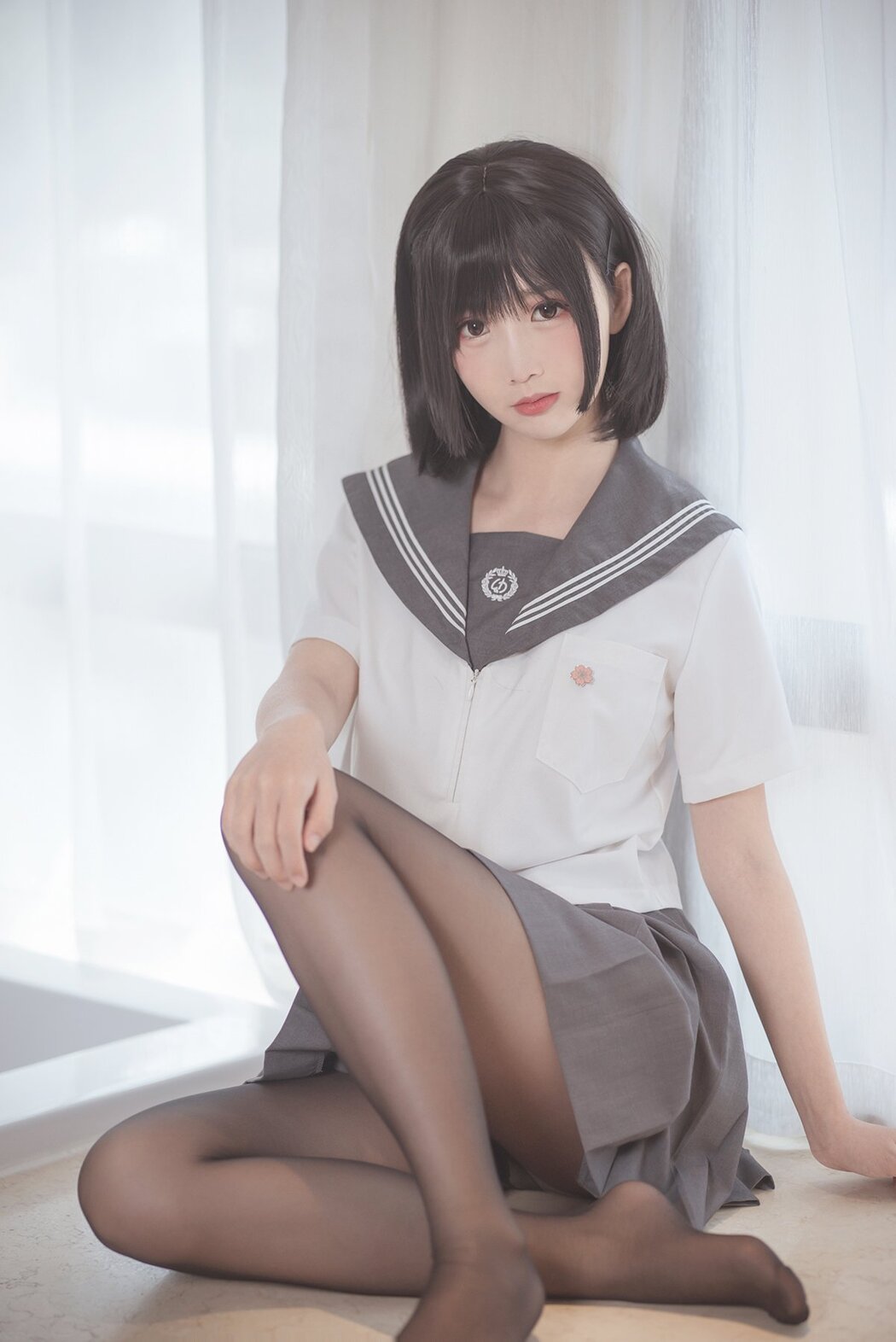 Coser@面饼仙儿 Vol.016 脑内少女 黑丝JK Cover Photo