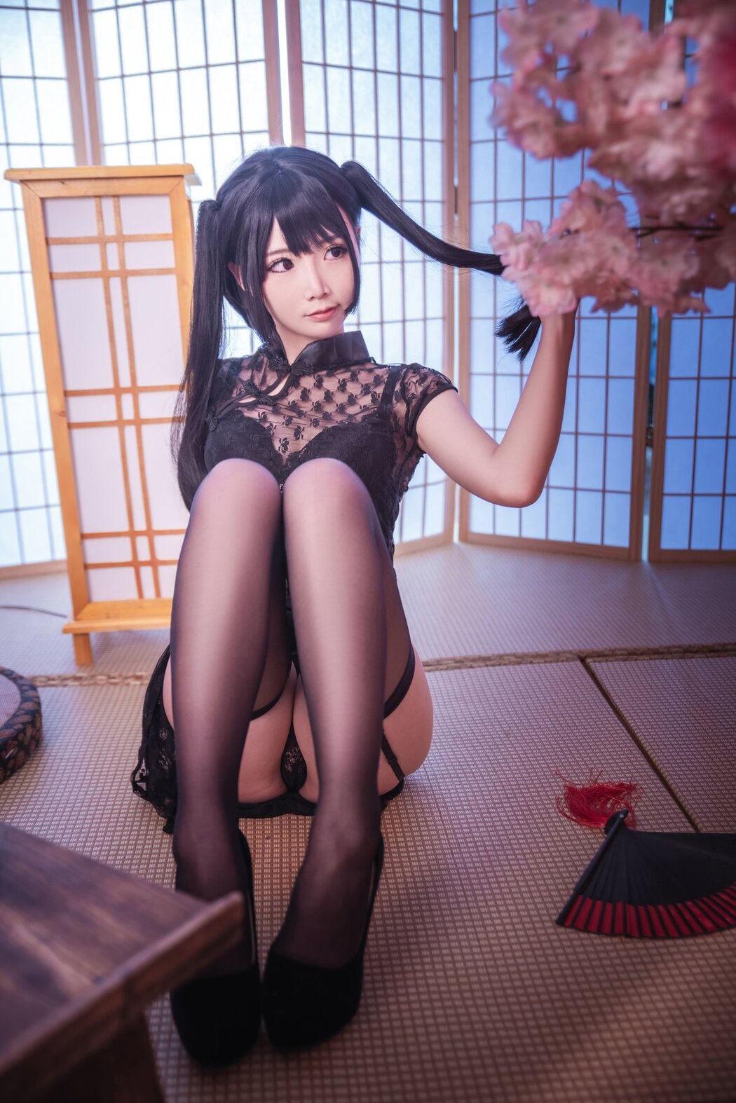 Coser@面饼仙儿 Vol.018 黑丝情趣旗袍