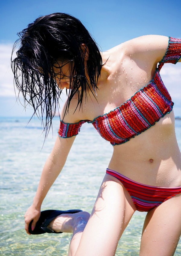  山本舞香 エロ画像！乳首ポッチ・パンチラ・濡れ場のお宝が抜ける！