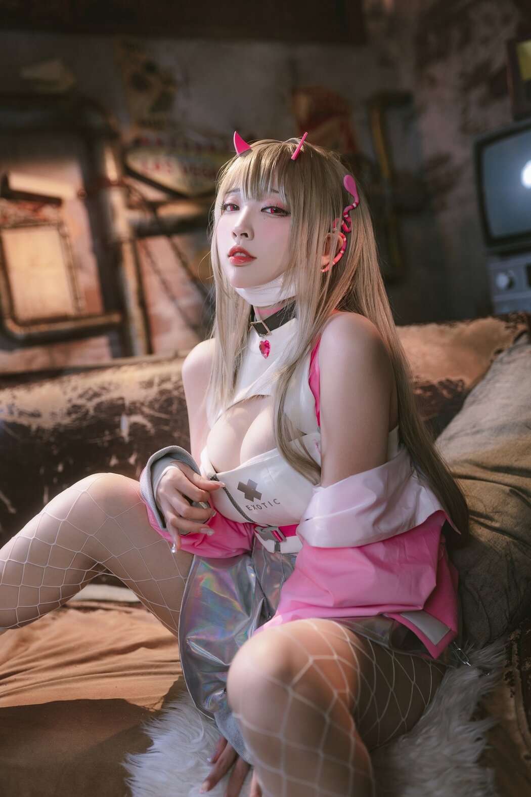 Coser@宮本桜 – 毒蛇