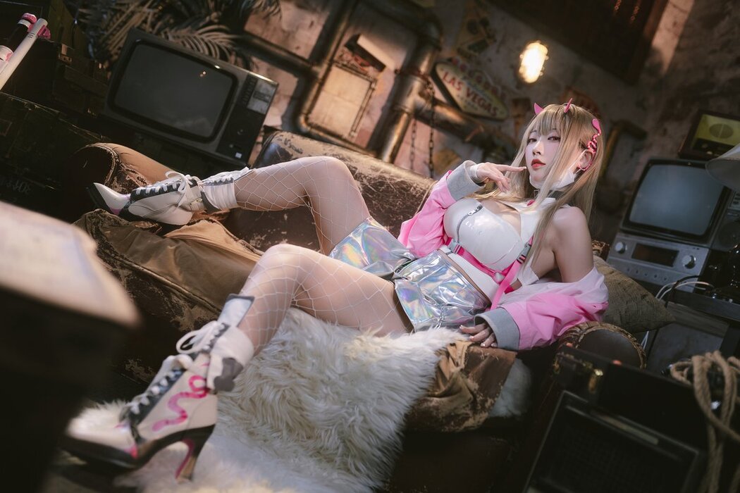 Coser@宮本桜 – 毒蛇