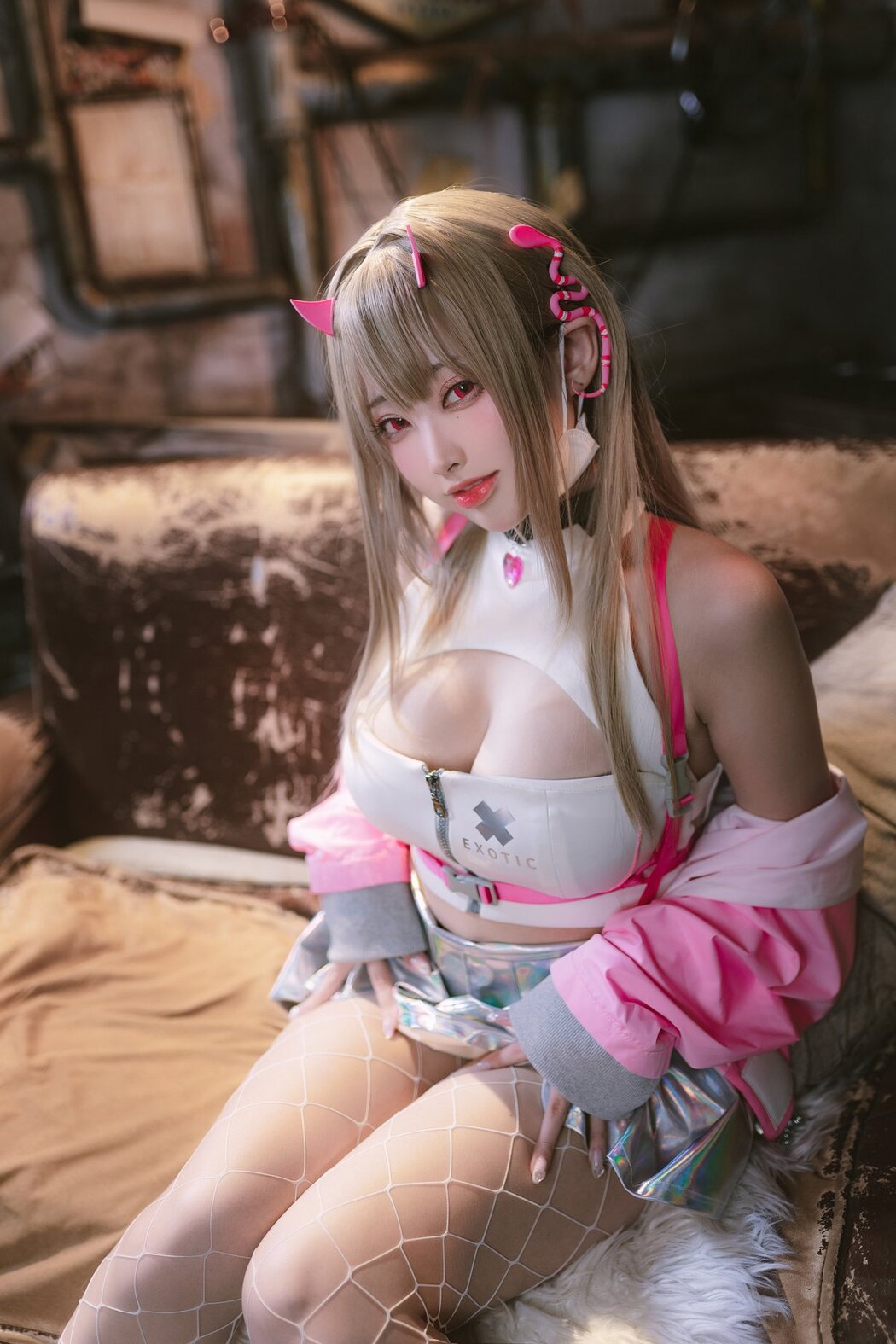 Coser@宮本桜 – 毒蛇