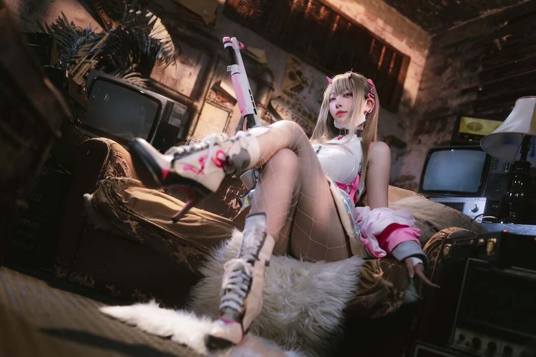 Coser@宮本桜 – 毒蛇