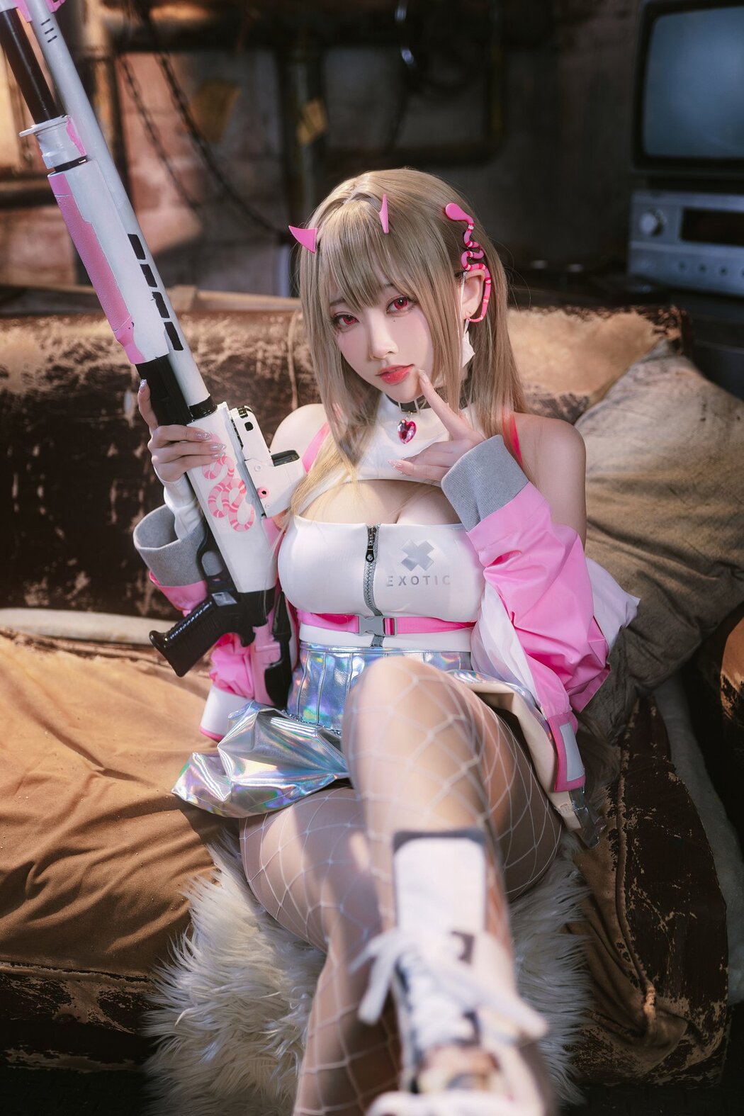 Coser@宮本桜 – 毒蛇