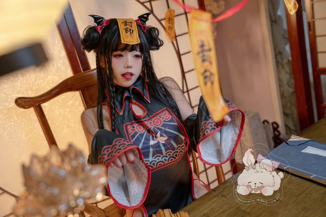 Coser@黏黏团子兔 – 僵尸蹲蹲