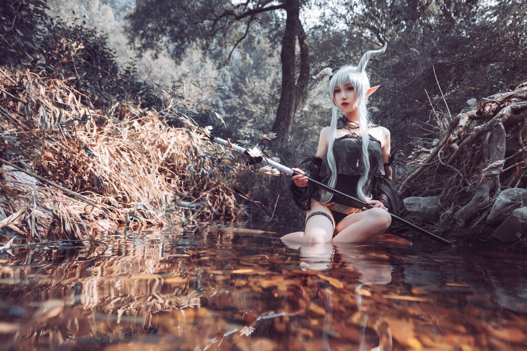 Beauty Coser Taro Yuko SJ "The Shining Swimsuit"