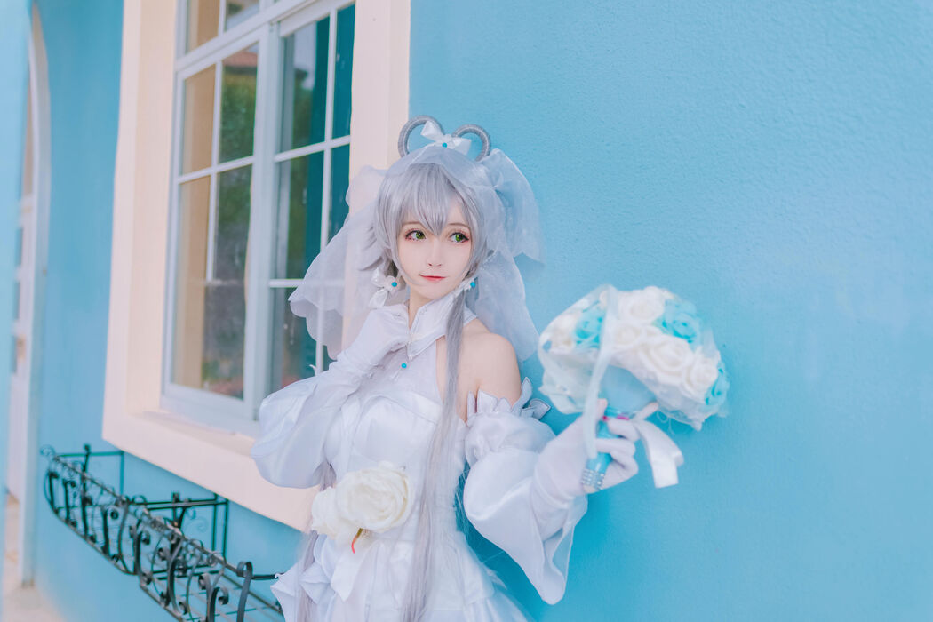 [Beauty Coser] Yui Jinyu "Luo Tianyi Wedding Dress"