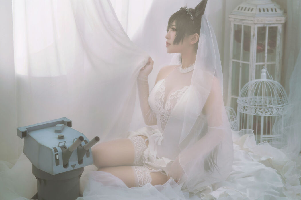 [Beauty Coser] Half-and-half "Atago Hanayome" Cover Photo