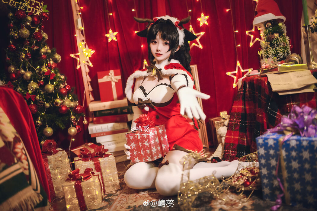 Weibo beauty Coser Shima Aoi "Azur Lane, Big Tide, Reindeer and Christmas Gifts" Cover Photo