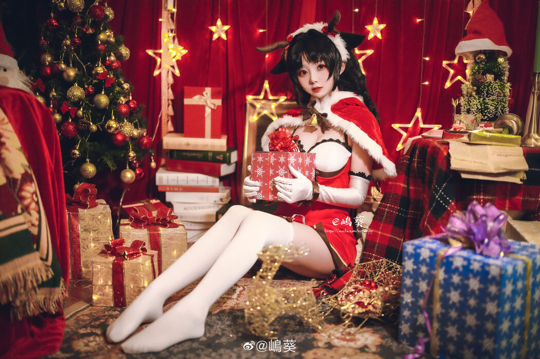 Weibo beauty Coser Shima Aoi "Azur Lane, Big Tide, Reindeer and Christmas Gifts"