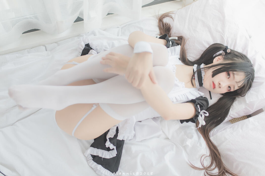 [Beauty Coser] Five Ghosts "The Maid" Cover Photo