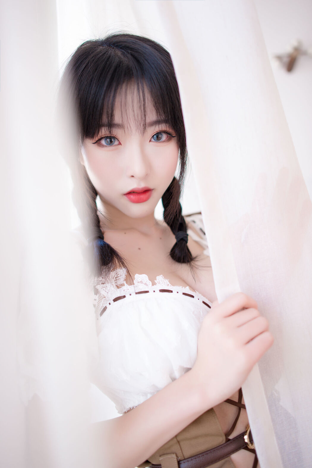 [Beauty Coser] Shimizu Yuno "73 Retro European Style" Cover Photo