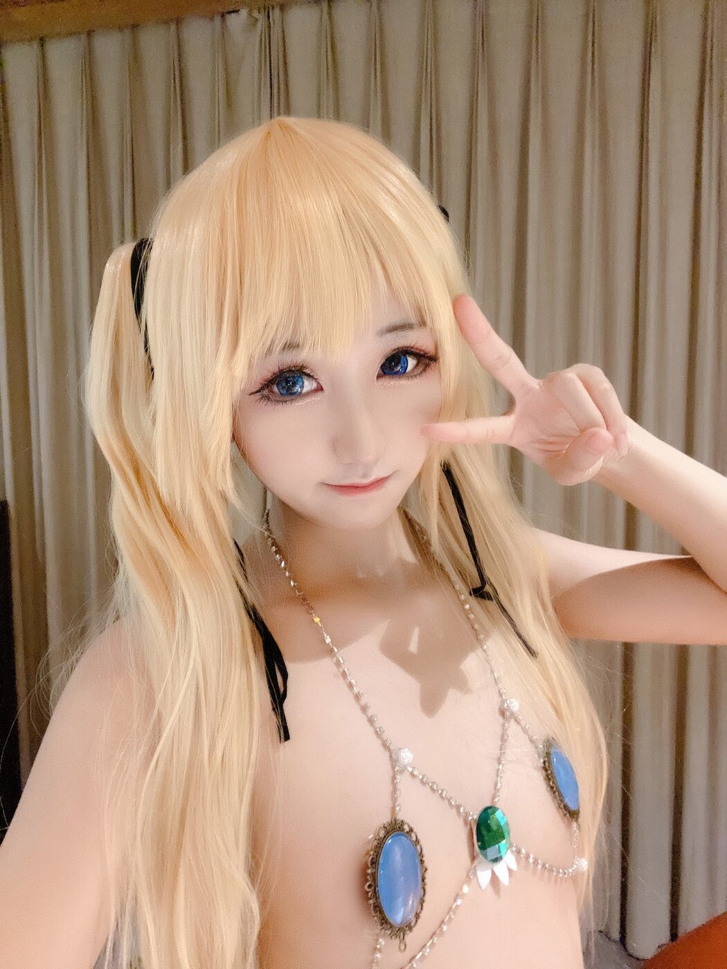 Coser@KuukoW No.005 Marie Rose-Fortune Bikini Selfie Set