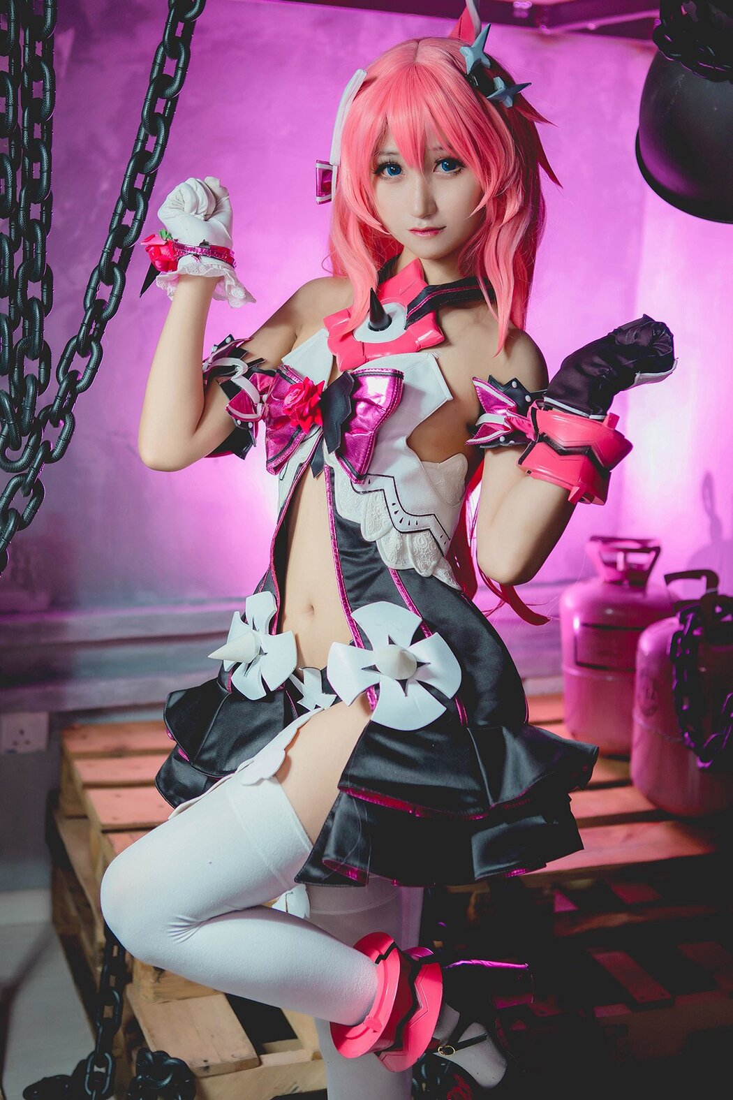 Coser@KuukoW No.008 Rosalia-Honkai Impact Cover Photo