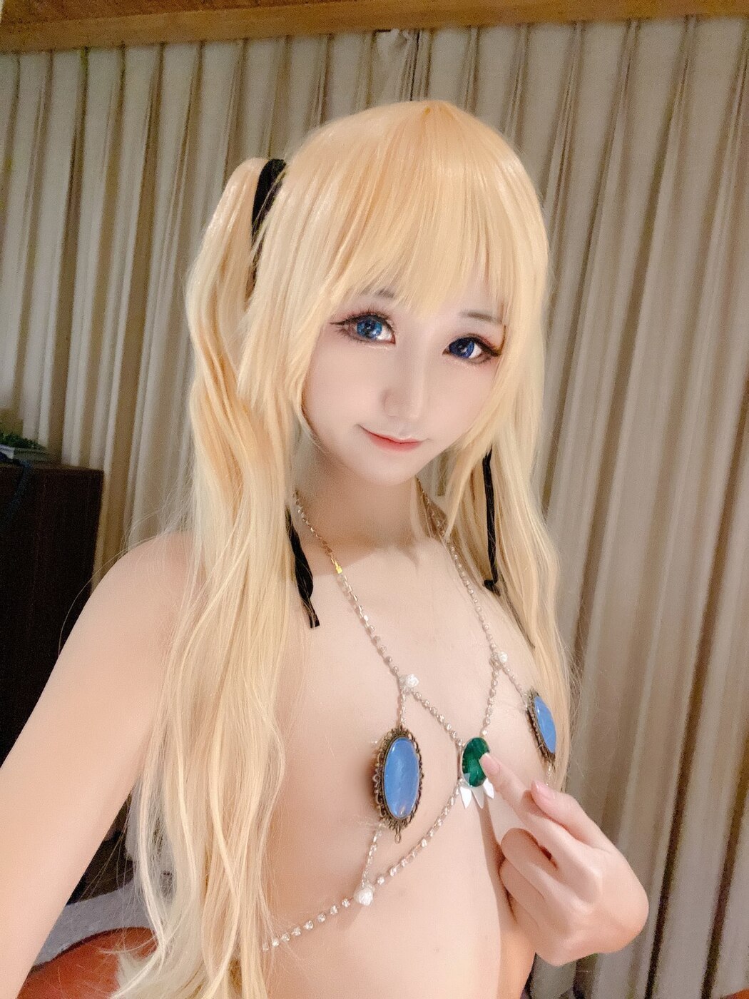 Coser@KuukoW No.005 Marie Rose-Fortune Bikini Selfie Set