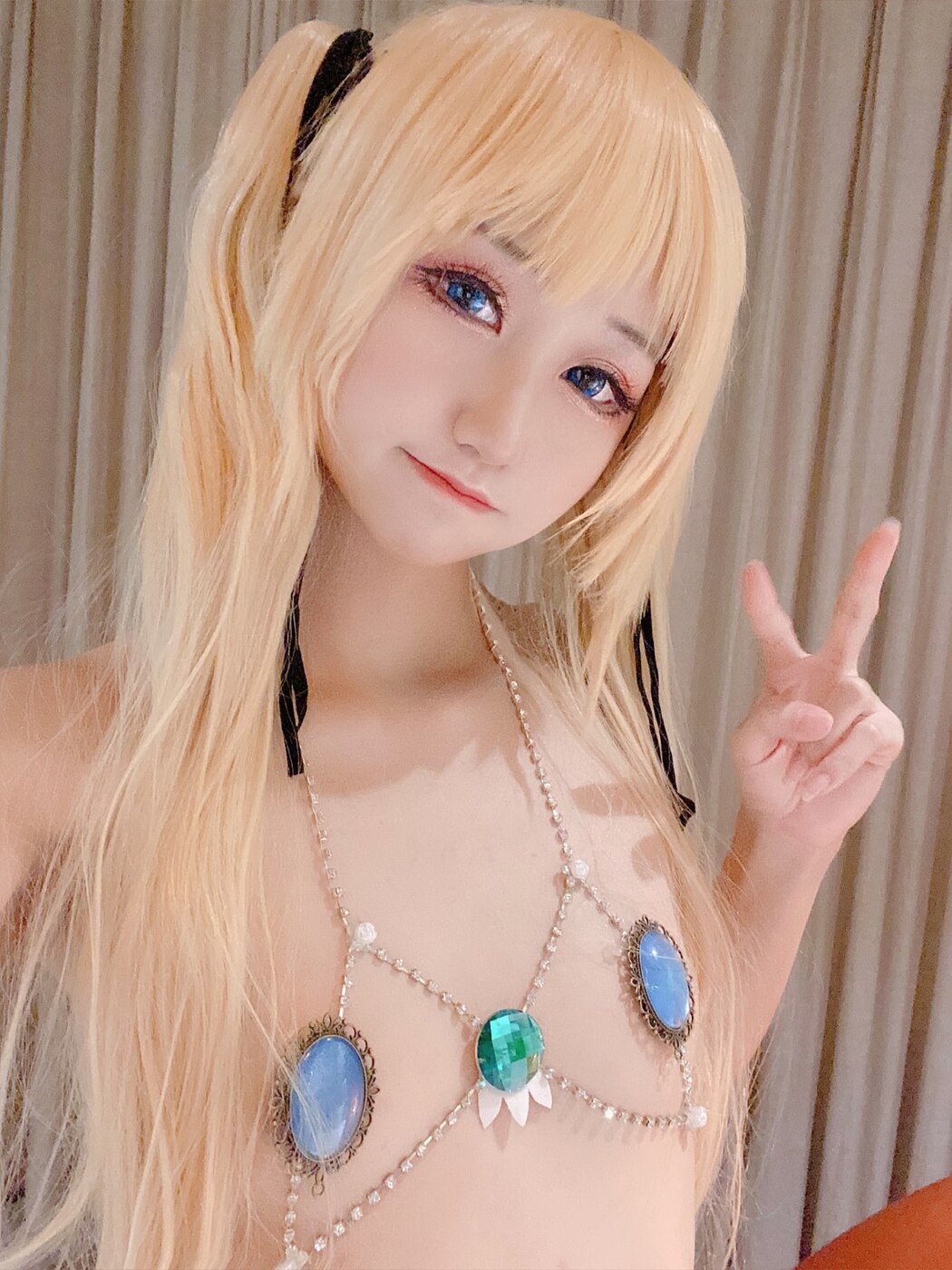 Coser@KuukoW No.005 Marie Rose-Fortune Bikini Selfie Set