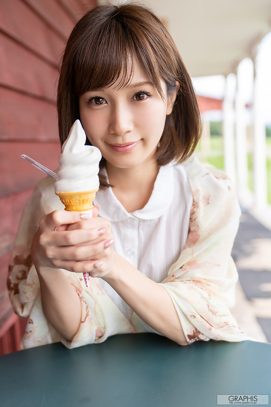 Minami Kojima 小島みなみ, [Graphis] Winter [Can you come here!] Set.01