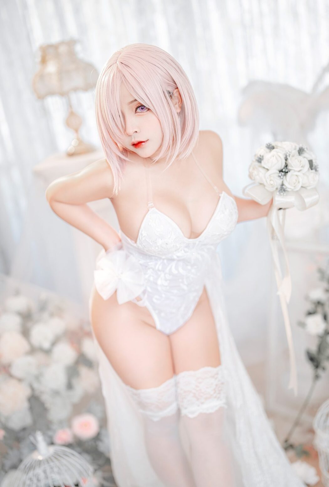 Coser@Sayo Momo – Mashu White Lingerie Body Oil