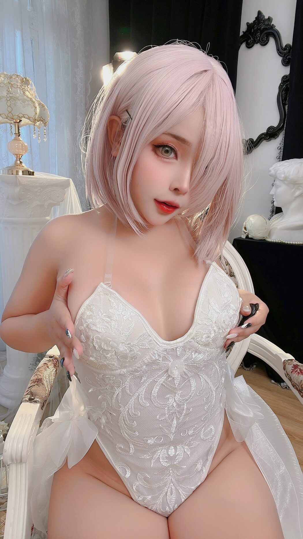 Coser@Sayo Momo – Mashu White Lingerie Body Oil