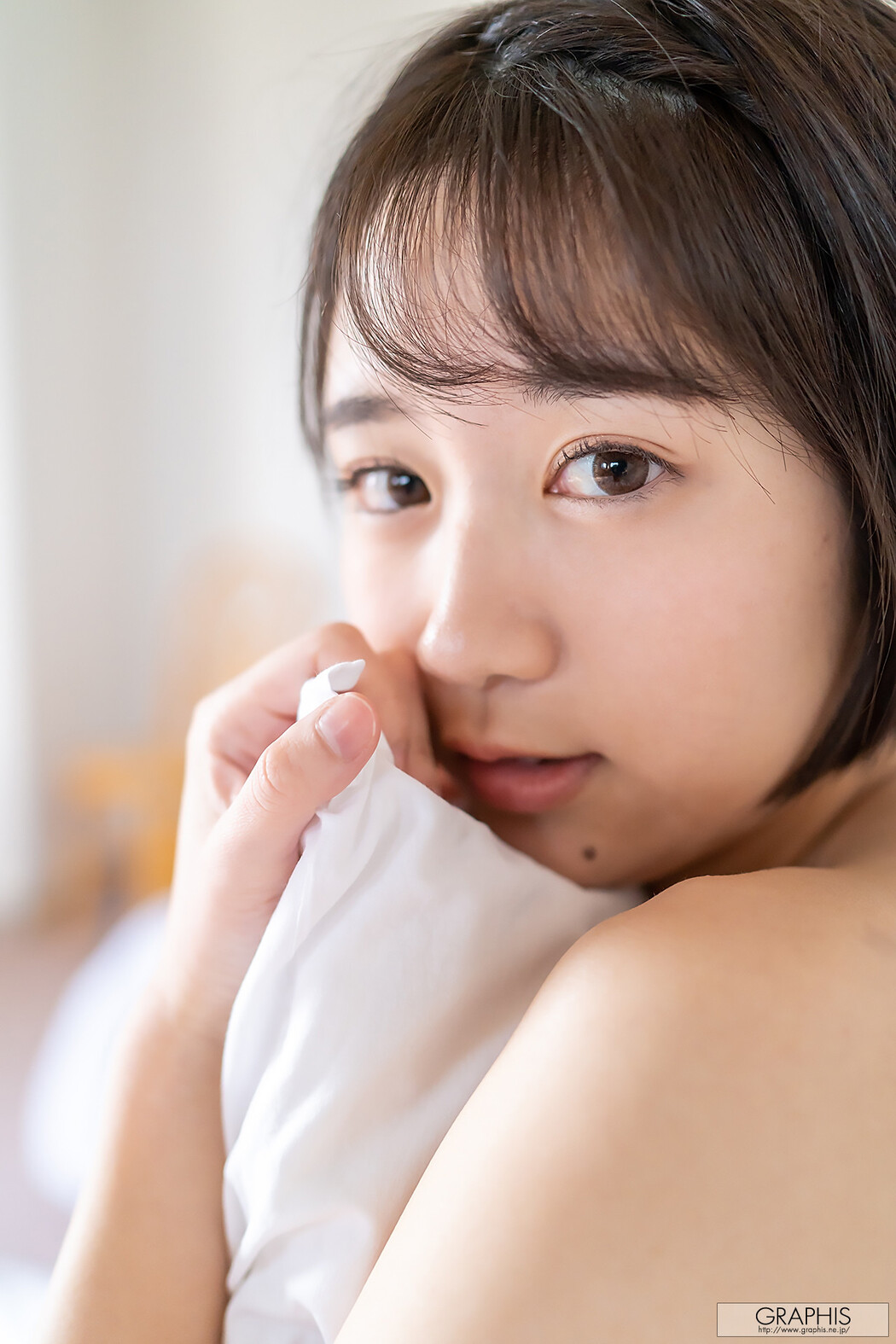 Shiho Fujie 藤江史帆, [Graphis] Gals 「Pele Clara」 Vol.01
