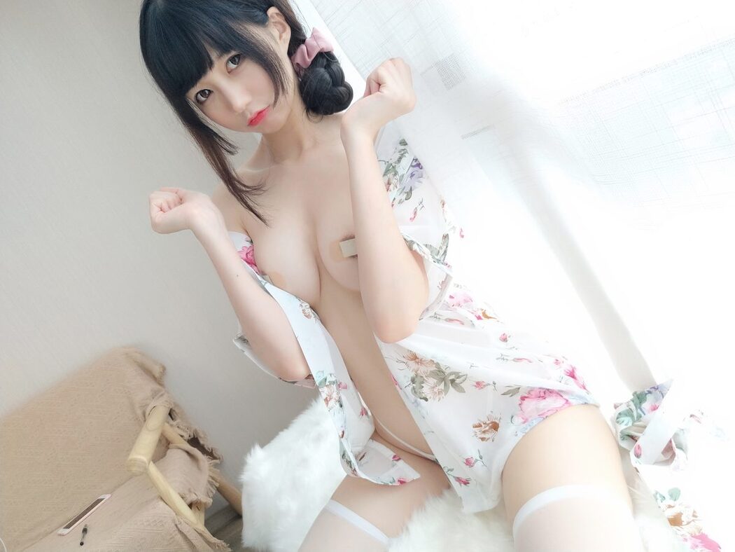 Coser@NAGISA魔物喵 – 妻の和風浴衣