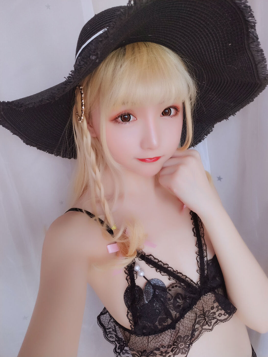 Mrs. COSER, Stars Are Late "Happy Holiday Package" [Welfare COSPLAY]