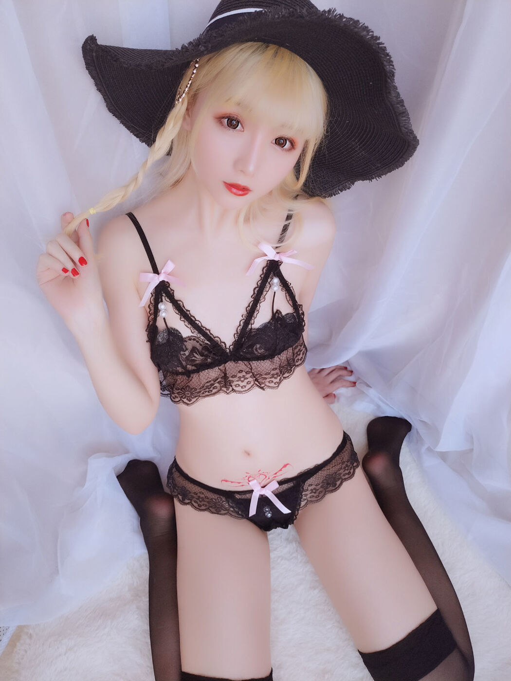 Mrs. COSER, Stars Are Late "Happy Holiday Package" [Welfare COSPLAY]