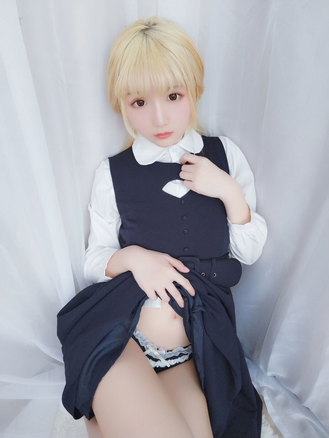 Mrs. COSER, Stars Are Late "Happy Holiday Package" [Welfare COSPLAY]