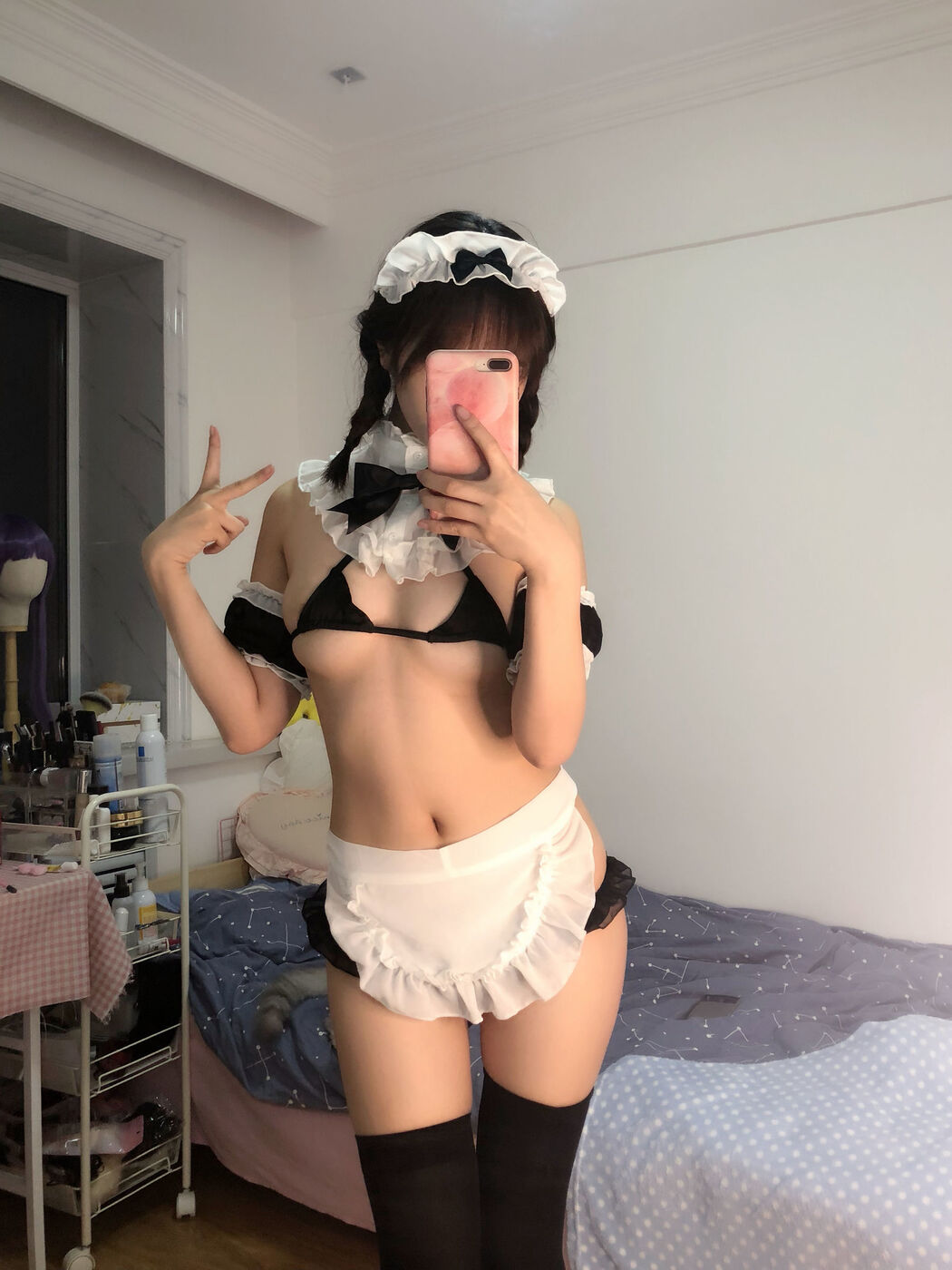 Coser Wenmei "Selfie Book (No. 1) Maid"