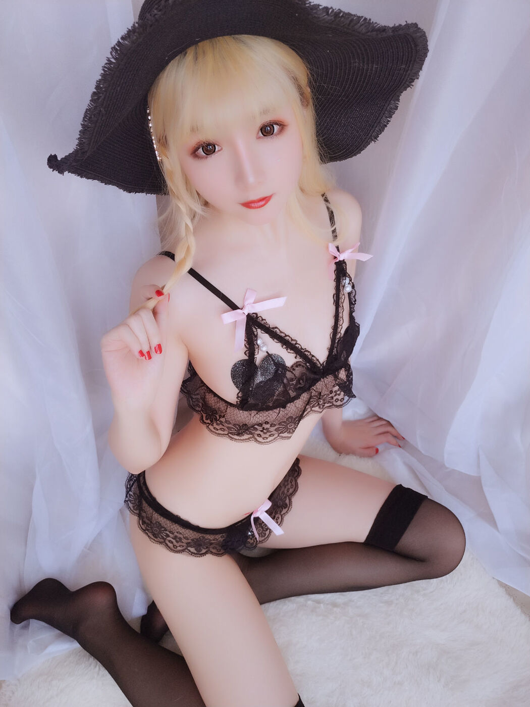 Mrs. COSER, Stars Are Late "Happy Holiday Package" [Welfare COSPLAY]