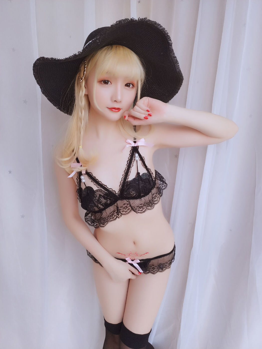 Mrs. COSER, Stars Are Late "Happy Holiday Package" [Welfare COSPLAY]