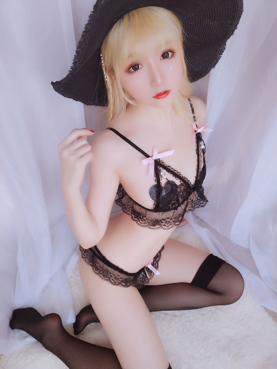 Mrs. COSER, Stars Are Late "Happy Holiday Package" [Welfare COSPLAY]