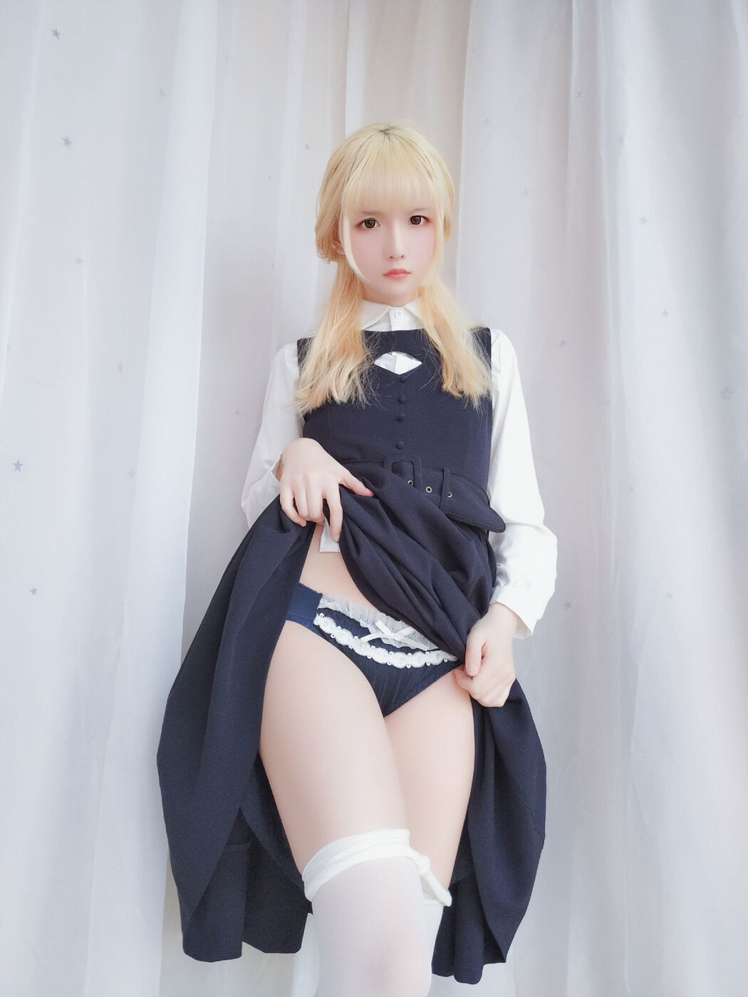 Mrs. COSER, Stars Are Late "Happy Holiday Package" [Welfare COSPLAY]