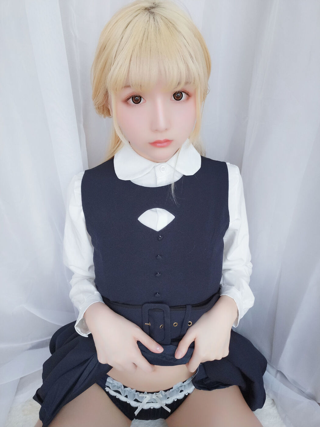 Mrs. COSER, Stars Are Late "Happy Holiday Package" [Welfare COSPLAY]