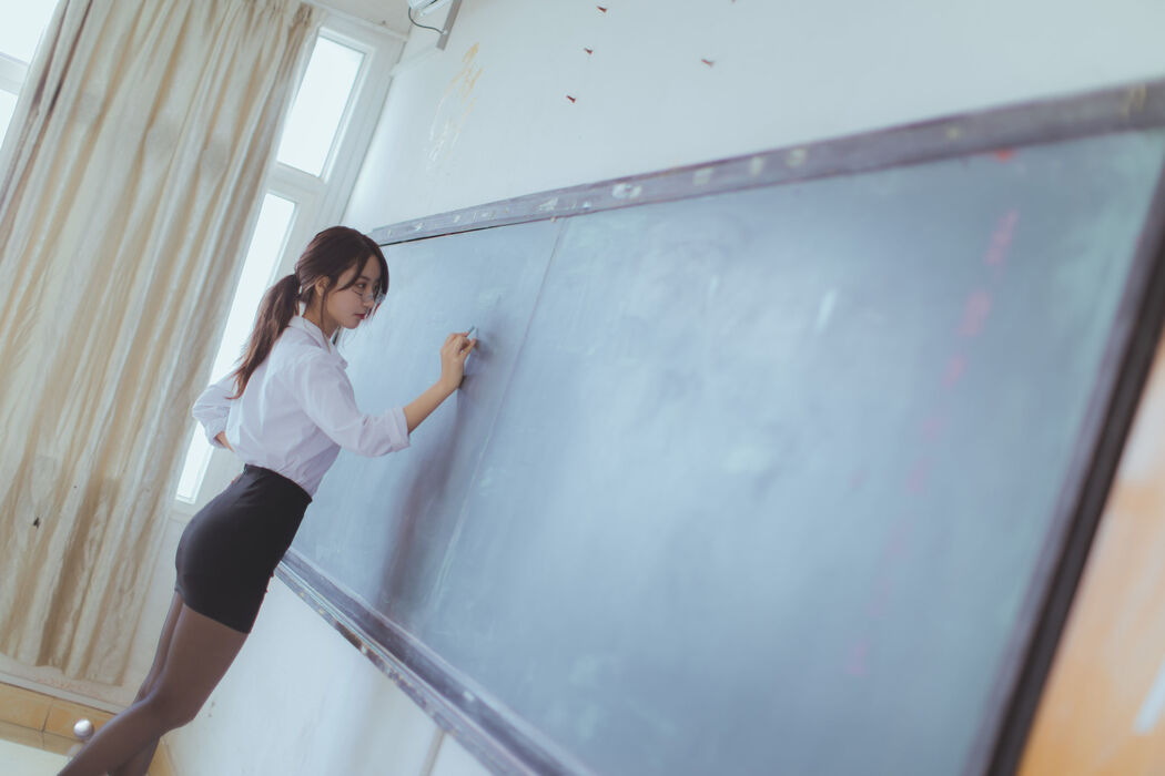 COSER Kurokawa "Black Silk Teacher" [COSPLAY Welfare]