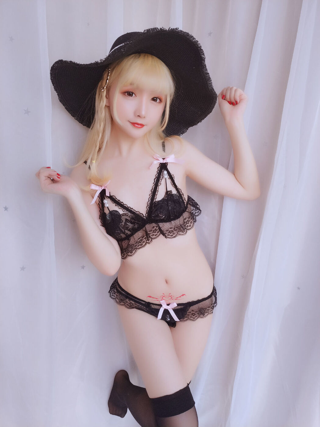 Mrs. COSER, Stars Are Late "Happy Holiday Package" [Welfare COSPLAY]